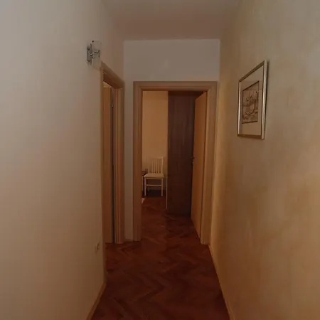 Vallamar Free Parking