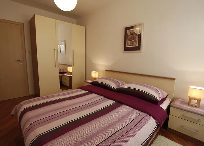 Vallamar Free Parking 扎达尔