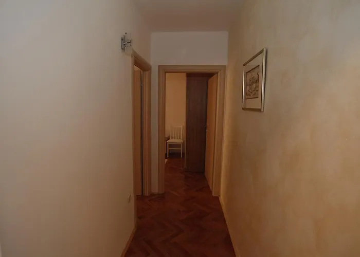 Vallamar Free Parking