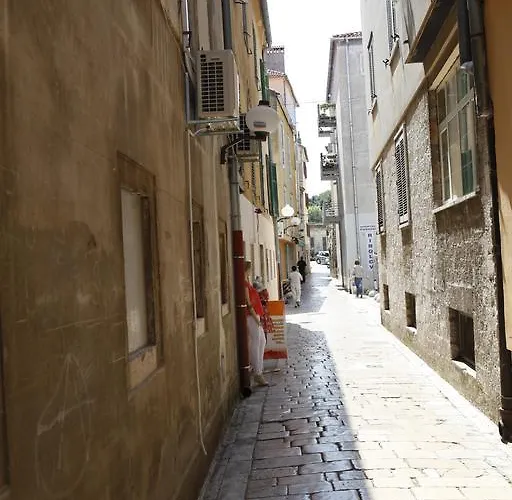 Vallamar Free Parking